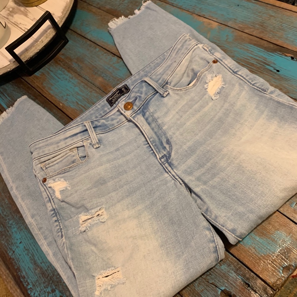 Abercrombie cropped jeans